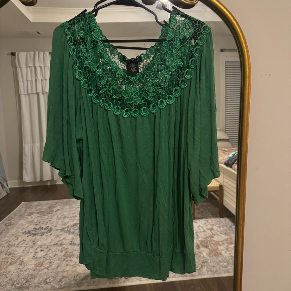 Unique green top with beautiful lace detail- size 2X